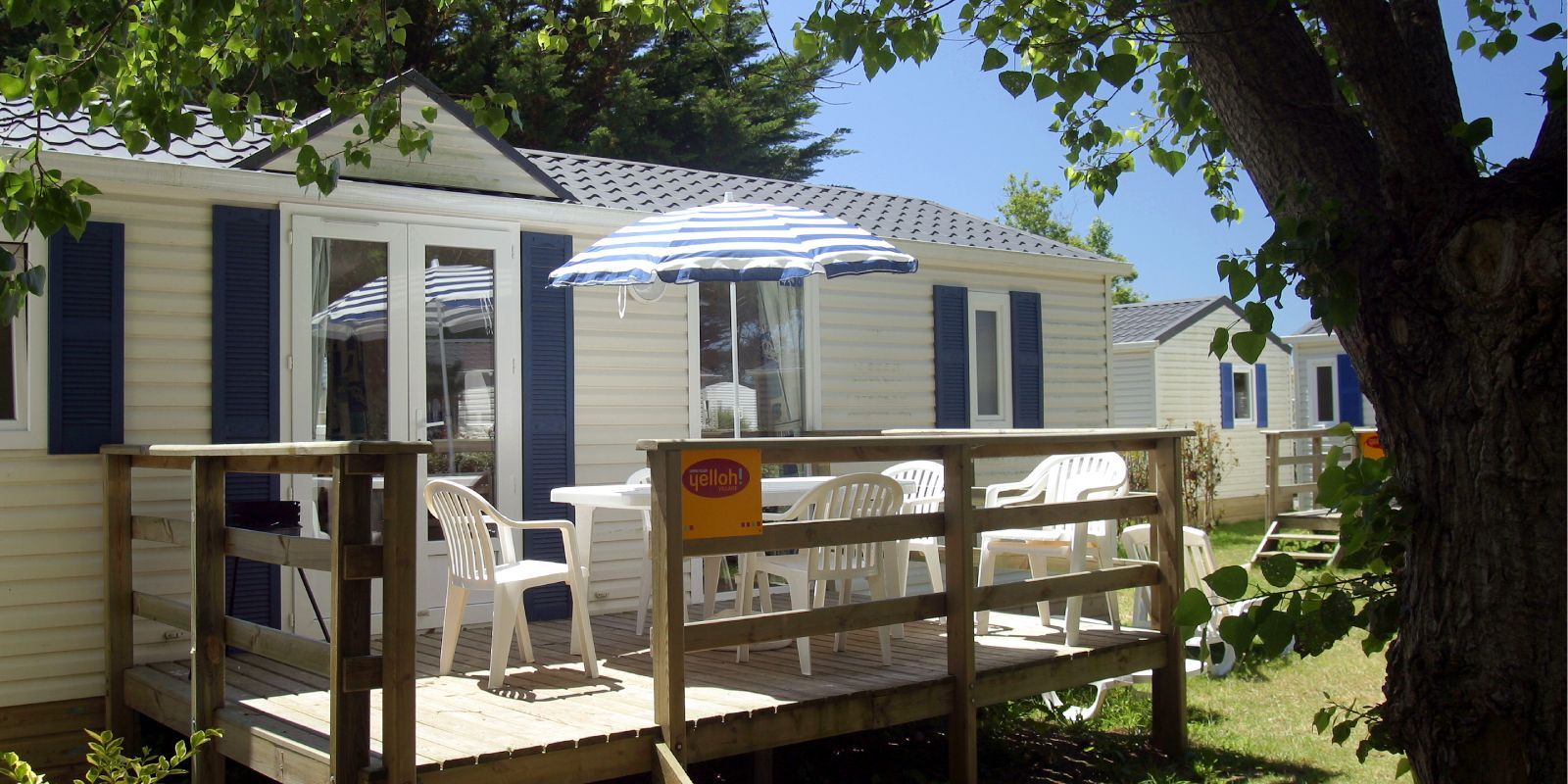 camping-mobil-home-bretagne-3-fleurs-6-personnes-exterieur-B1
