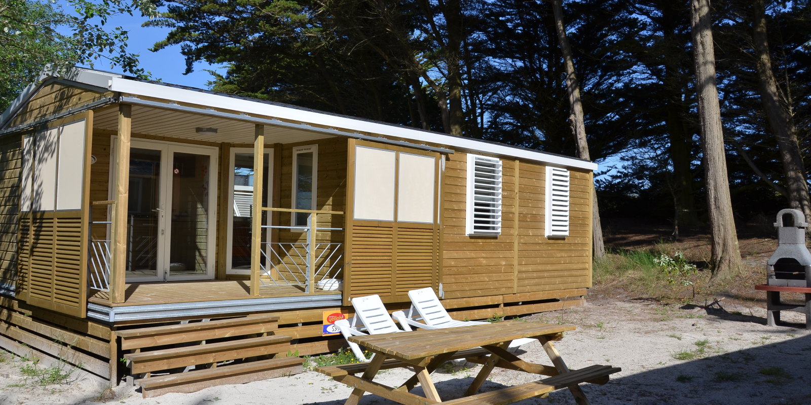 camping-mobil-home-bretagne-4-fleurs-5-6-personnes-exterieur-B1
